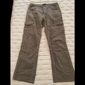 Kuhl convertible hiking casual cargo pants women's 8 Short